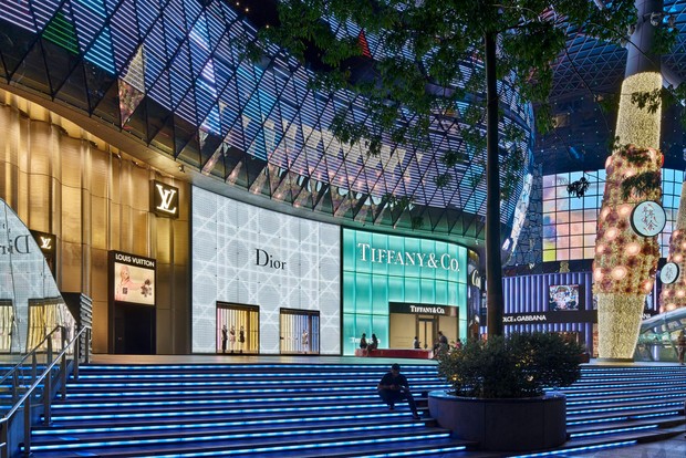 Luxury brand store at ION Orchard Singapore/ Foto: pinterest.com