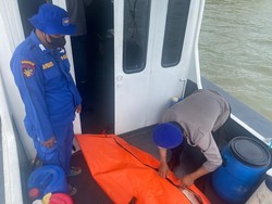 Mayat Tanpa Identitas Ditemukan Terapung di Perairan Karimun