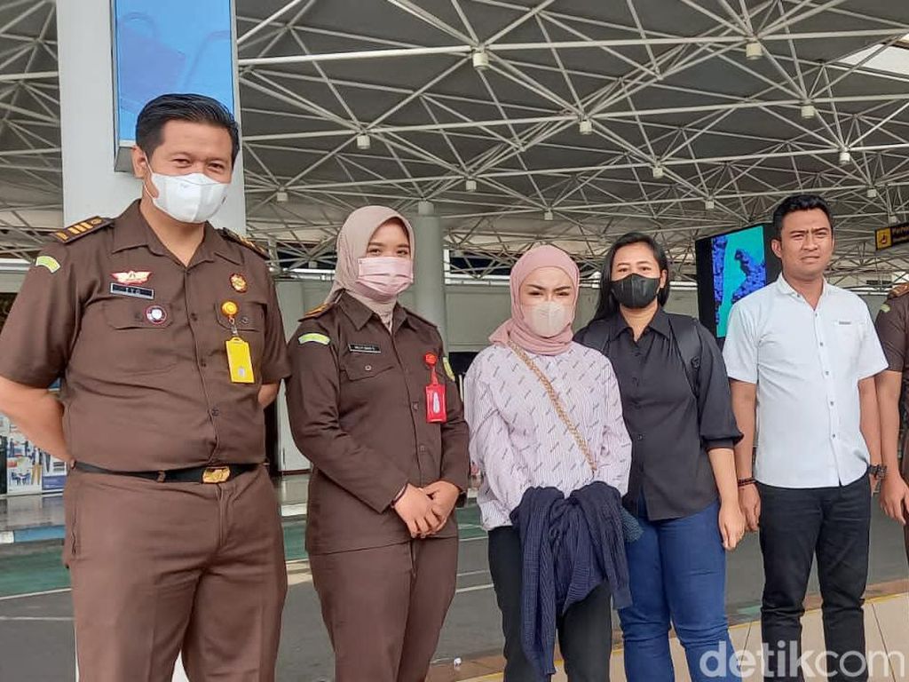 Administrasi di Rutan Perempuan Surabaya Rampung, Medina Zein Dibawa ke Jakarta