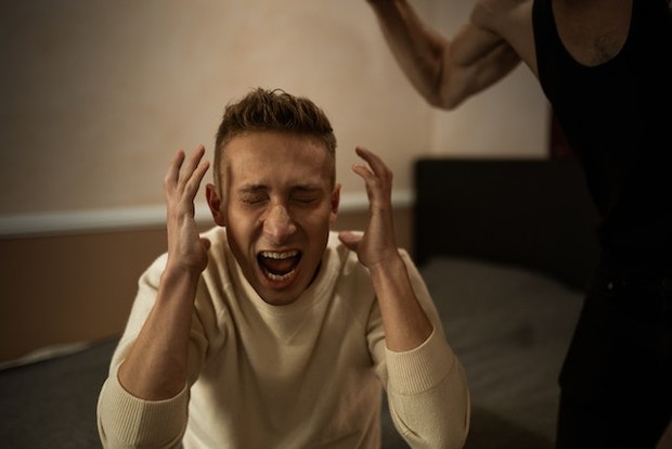 Mengalami Trauma Bonding / foto : pexels.com/RodnaeProduction