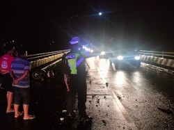 Diduga Mengantuk, Pemotor Tewas Tabrak Truk di Jalur Denpasar-Gilimanuk