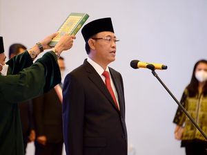 Politikus Golkar Ahmadi Noor Supit Sah Jadi Anggota BPK Politikus Golkar Ahmadi Noor Supit Sah Jadi Anggota BPK