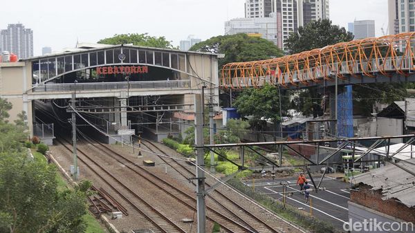 Rampung November, Skywalk Kebayoran Lama Keren Banget