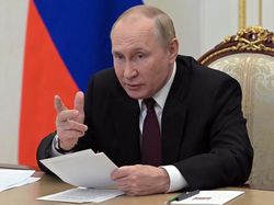 Menyoal Kanker Perut, Putin Diduga Jatuh hingga BAB Tanpa Sadar