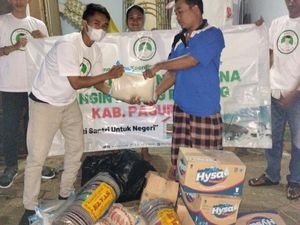 Relawan Santri Ganjar Beri Bantuan ke Korban Puting Beliung di Pasuruan