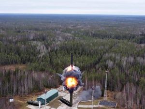 Simulasi Serangan Nuklir di Rusia Dipantau Putin dari Ruang Kendali