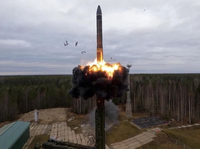 Rusia Luncurkan Rudal Antarbenua Saat Latihan Perang Nuklir