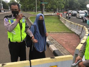 Siti Elina yang Terobos Istana Tak Kooperatif Saat Diperiksa Polisi Siti Elina yang Terobos Istana Tak Kooperatif Saat Diperiksa Polisi