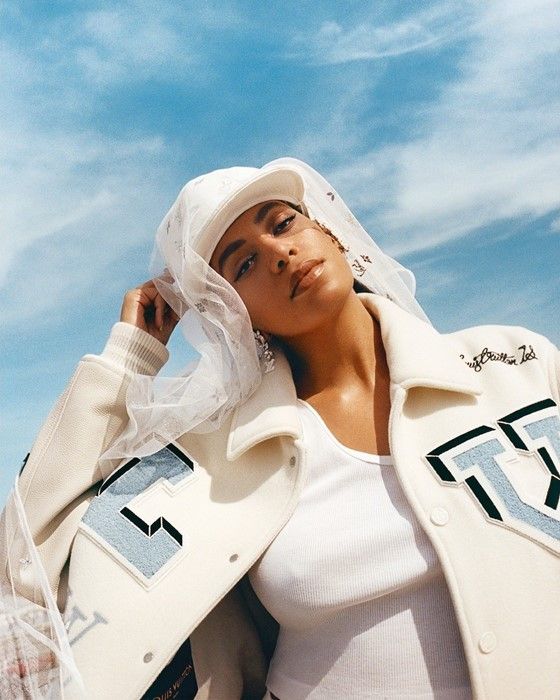 Solange di Louis Vuitton ad campaign