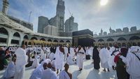 Suasana Umrah di Mekkah, Sudah Bebas Masker dan Vaksin Meningitis