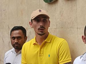 Raffi Ahmad Bantu Bayar Cicilan Rumah, Ini Respons Suami Jessica Iskandar Raffi Ahmad Bantu Bayar Cicilan Rumah, Ini Respons Suami Jessica Iskandar