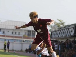 Wonderkid PSM Victor Dethan Manfaatkan Libur dengan Latih Anak SD di Malang