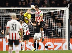 PSV Vs Arsenal: The Gunners Tumbang 0-2