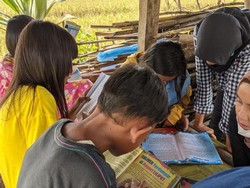 Cara Bunga Bikin Anak di Subang Tak Candu Gadget Lewat Sekolah Rakyat