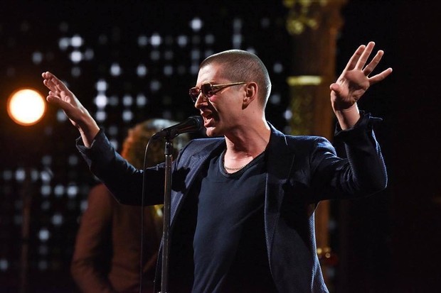 Alex Turner di The Late Show With Stephen Colbert tahun 2018/ Sumber: Instagram @alexturnered