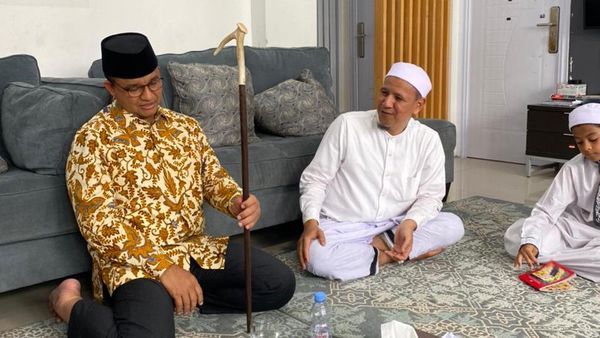 Potret Tongkat Tanduk Rusa Hadiah Habib Novel untuk Anies Baswedan