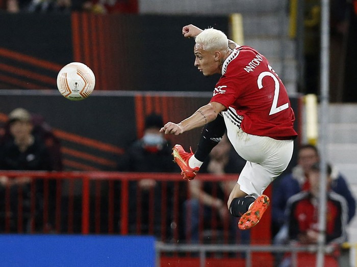 Soccer Football - Europa League - Group E - Manchester United v Sheriff Tiraspol - Old Trafford, Manchester, Britain - October 27, 2022 Manchester Uniteds Antony in action REUTERS/Craig Brough