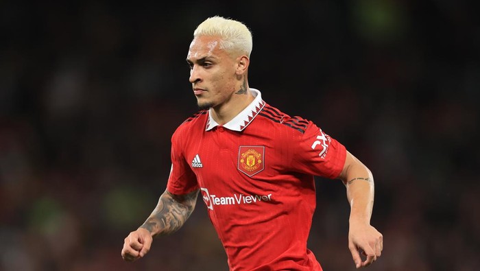 MANCHESTER, ENGLAND - OCTOBER 27: Antony of Manchester United in action during the UEFA Europa League group E match between Manchester United and Sheriff Tiraspol at Old Trafford on October 27, 2022 in Manchester, United Kingdom. (Photo by Simon Stacpoole/Offside/Offside via Getty Images)