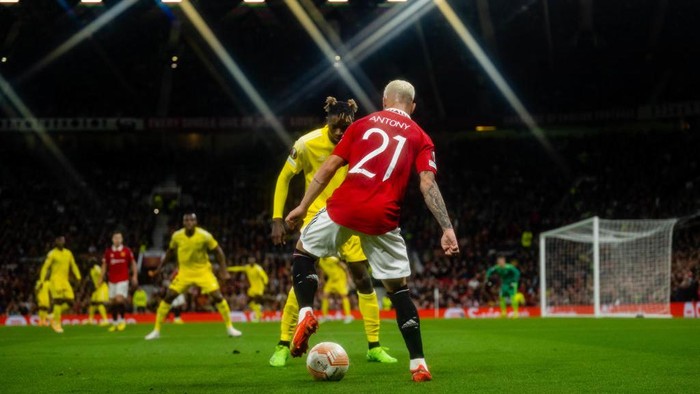 MANCHESTER, ENGLAND - OCTOBER 27:   Antony of Manchester United in action during the UEFA Europa League group E match between Manchester United and Sheriff Tiraspol at Old Trafford on October 27, 2022 in Manchester, United Kingdom. (Photo by Ash Donelon/Manchester United via Getty Images)