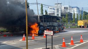 Saat Si Jago Merah Hanguskan Bus Rombongan Universitas Mataram