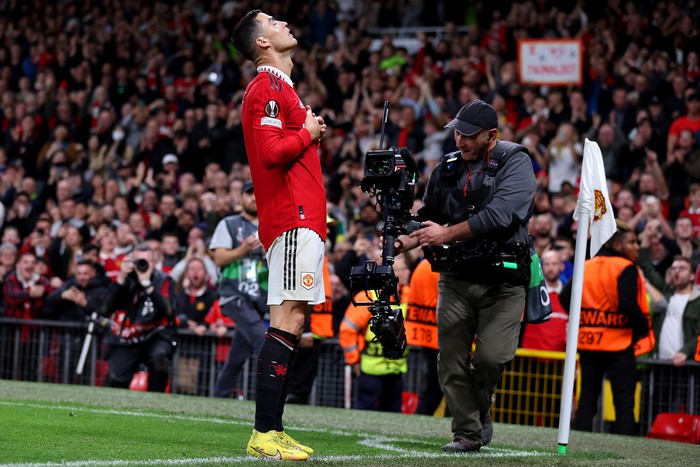 cristiano ronaldo manchester united liga europa mu vs sheriff MANCHESTER, ENGLAND - OCTOBER 27: Cristiano Ronaldo of Manchester United celebrates after scoring their team's third goal during the UEFA Europa League group E match between Manchester United and Sheriff Tiraspol at Old Trafford on October 27, 2022 in Manchester, England. (Photo by Naomi Baker/Getty Images)
