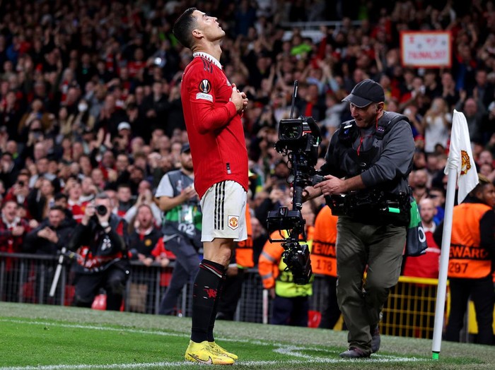 MANCHESTER, ENGLAND - OCTOBER 27: Cristiano Ronaldo of Manchester United celebrates after scoring their teams third goal during the UEFA Europa League group E match between Manchester United and Sheriff Tiraspol at Old Trafford on October 27, 2022 in Manchester, England. (Photo by Naomi Baker/Getty Images)