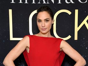Perjalanan Karier Gal Gadot, Miss Israel hingga Jadi Bintang Hollywood Perjalanan Karier Gal Gadot, Miss Israel hingga Jadi Bintang Hollywood