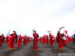 Bupati Ipuk Bakar Semangat Ribuan Penari Gandrung untuk Pagelaran Seni Kolosal