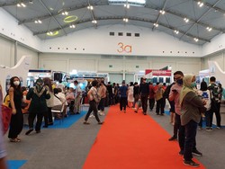 Pandemi Mulai Reda, Warga Serbu Travel Fair Sampai Semua Booth Ramai
