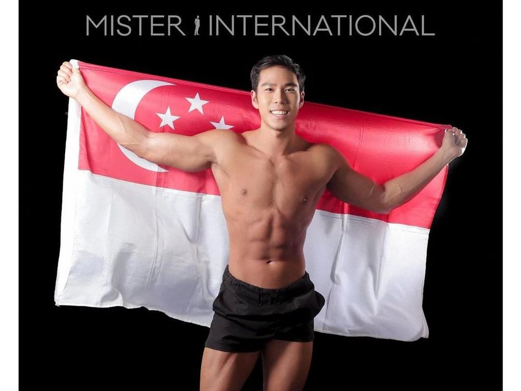 Kostum Nasional Mr International Singapore Bikin Heboh, Cuma Celana Pendek