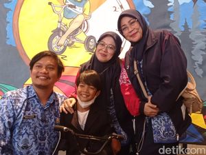Tegar, Anak Tunadaksa Peraih Aktor Terbaik BaliMakarya Film Festival Tegar, Anak Tunadaksa Peraih Aktor Terbaik BaliMakarya Film Festival