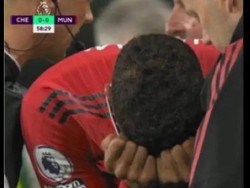 Meme MU diminta mainkan Harry Maguire pun ramai di sosial media. Sepertinya, fans MU sudah tidak sabar nih menanti Lord Maguire main lagi... (Internet)