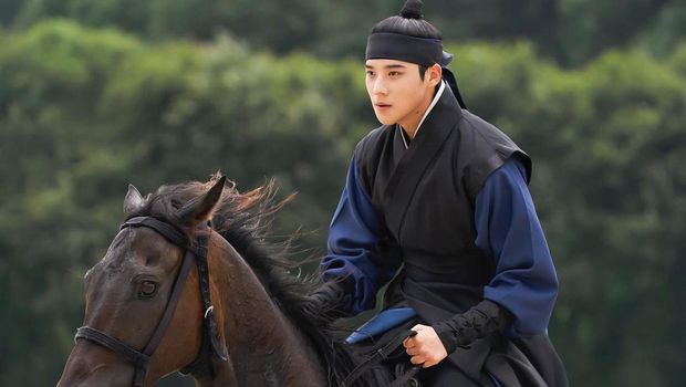 Moon Sang Min Pemeran Drama Korea Under the Queen's Umbrella