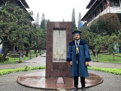 Mualliful Ilmi Jadi Wisudawan Doktor ITB di Usia 26 Tahun