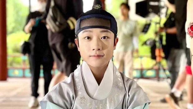 Park Ha Jun Pemeran Drama Korea Under the Queen's Umbrella