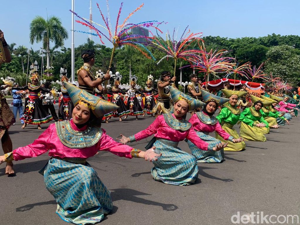 Ragam Kolosal Nusantara Semarakkan Peringatan Sumpah Pemuda di Surabaya