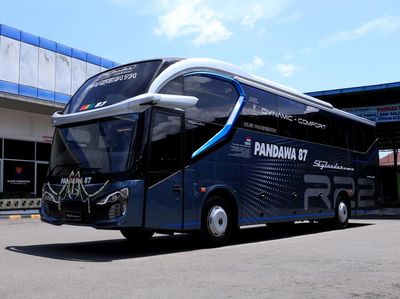 Bus Baru Kece PO Pandawa 87 dengan Sasis Hino