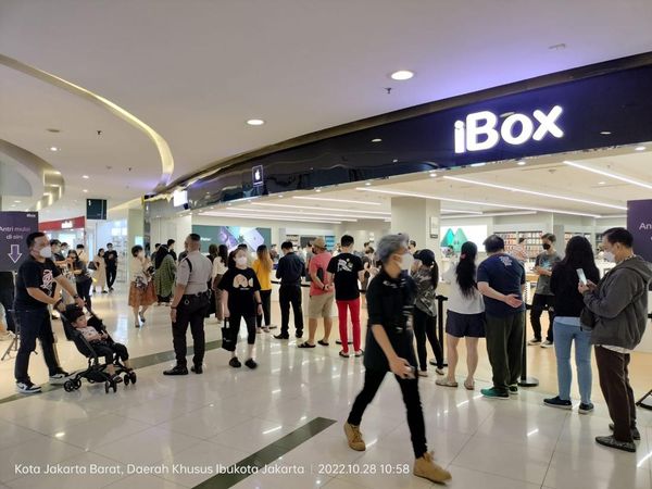 Gokil! Antrean Mengular di Preorder iPhone 14