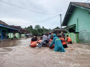 Ngerinya Banjir di Lampung Selatan: 3 Warga Tewas dan 1 Orang Hilang Ngerinya Banjir di Lampung Selatan: 3 Warga Tewas dan 1 Orang Hilang