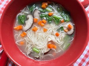 Resep Misua Kuah Sayuran yang Segar untuk Makan Siang Anak