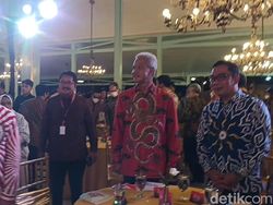 Momen Ridwan Kamil, Ganjar dan Gibran Satu Forum di Mangkunegaran Solo