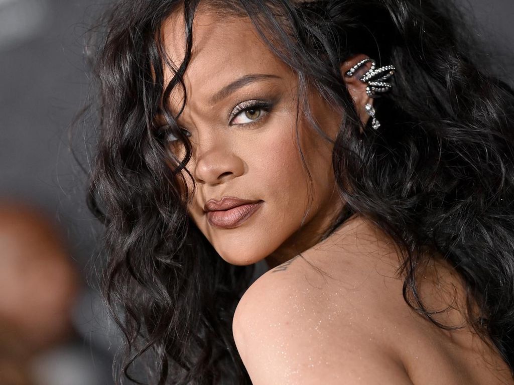Rihanna Ucapkan Selamat Langsung ke RRR usai Menang Golden Globe 2023