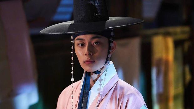 Yoo Seon Ho Pemeran Drama Korea Under the Queen's Umbrella