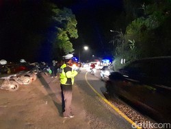 Lalin di Cadas Pangeran Dibuka-tutup Usai Longsor