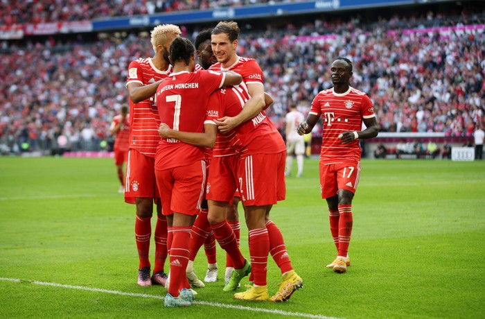 MUNICH, GERMANY - OCTOBER 29: Jamal Musiala of Bayern Munich celebrates with teammates after scoring their teams second goal during the Bundesliga match between FC Bayern München and 1. FSV Mainz 05 at Allianz Arena on October 29, 2022 in Munich, Germany. (Photo by Adam Pretty/Getty Images)