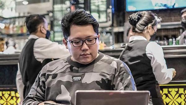 Gaya Reza Paten, Crazy Rich Surabaya Saat Minum Jus Bareng Taqy Malik