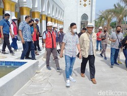 Cek Masjid Hadiah Pangeran UEA di Solo, Ridwan Kamil Beri Nilai 9