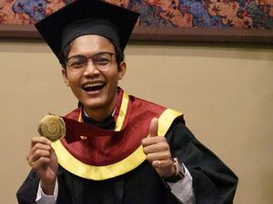 Cerita Hamas, Wisudawan UM Surabaya yang Sukses Berbisnis Konveksi