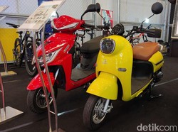 Hanya Pakai KTP, Ini Daftar Harga 30 Model Motor Listrik Bersubsidi