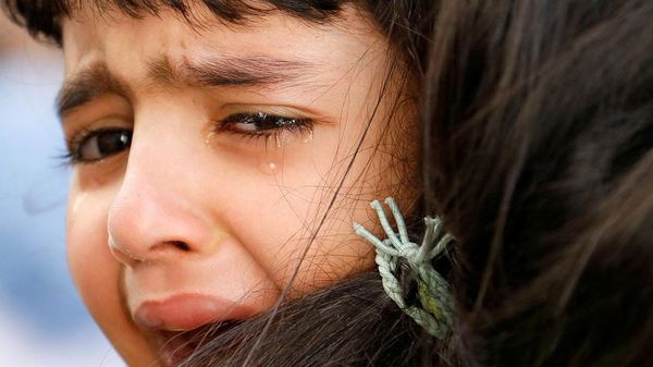 Isak Tangis Iringi Pemakaman Warga Palestina yang Dibunuh Israel